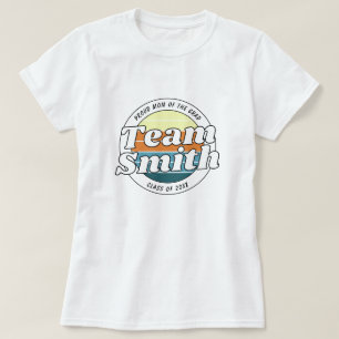 Proud Mom Retro Team Last Name Class 20XX Grad T-Shirt