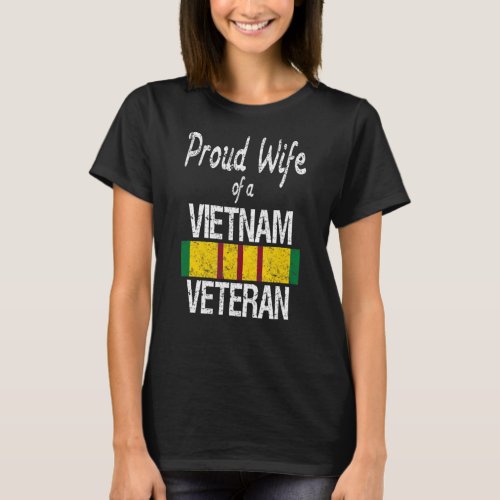 Proud Wife of a Vietnam Veteran Service Badge US T_Shirt