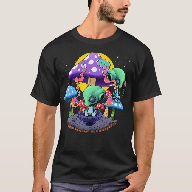 Psychedelic Alien Mushroom Nostalgia Groovy Vibe H T-Shirt (Front)