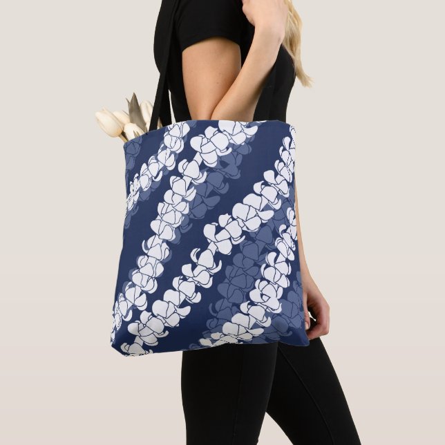 Puakenikeni hawaiian aloha print pattern tote bag (Close Up)