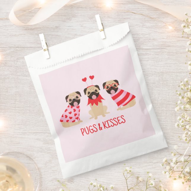 Pugs And Kisses Cute Pug Dogs Favor Bag (Clipped)