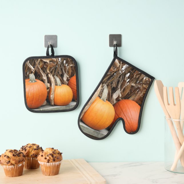 Pumpkins And Cornstalks Country Fall  Oven Mitt & Pot Holder Set (Insitu(Hanging))
