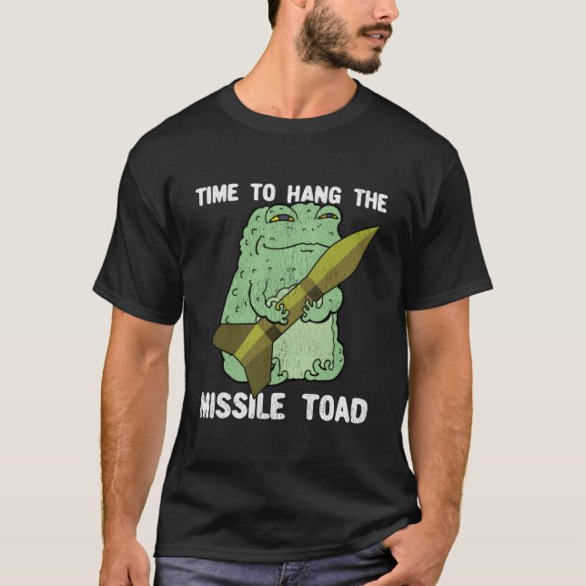 Pun Festive Mistletoe Frog Toad Distressed T-Shirt (Front)