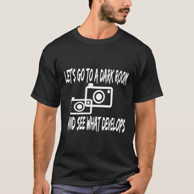 PUN! Great gift for photographers that love sarcas T-Shirt (Front)