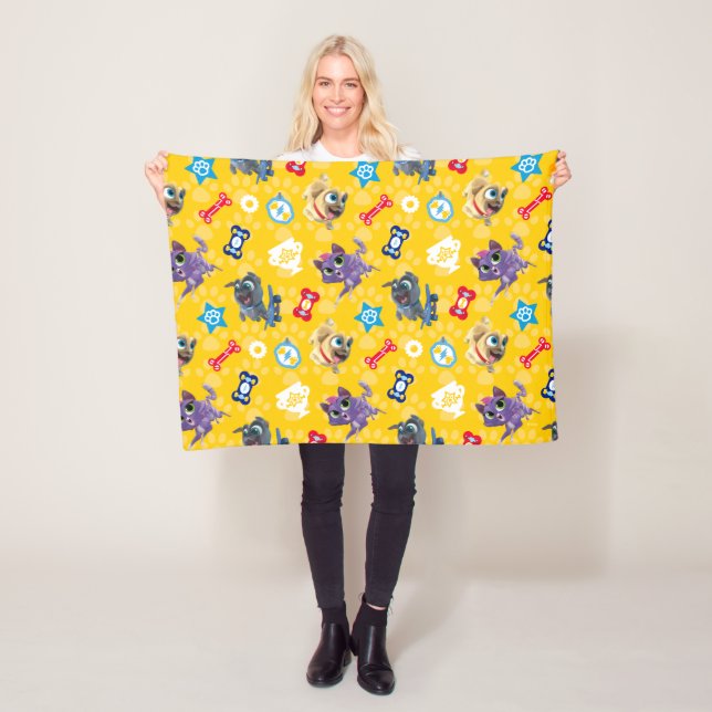 Puppy Dog Pals | Pug Power Pattern Fleece Blanket (In Situ)