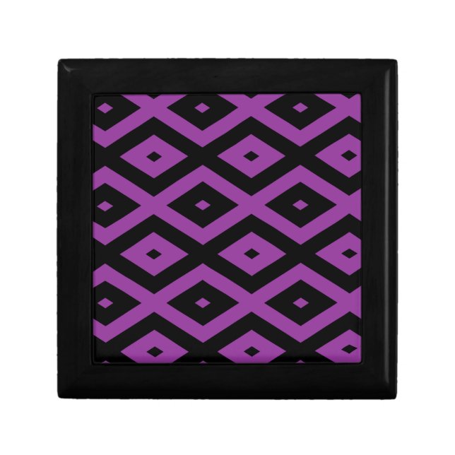 Purple and black diamond pattern gift box (Front)