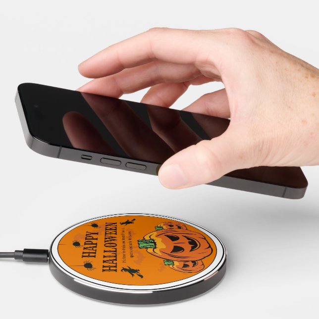 Purple And Orange Illustrated Happy Halloween  Wireless Charger (Hand)
