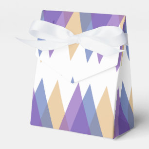 Purple, blue and yellow triangles favor boxes