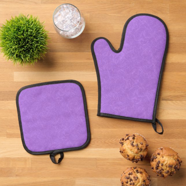 Purple textured surface with swirling pattern oven mitt & pot holder set (Top Down)