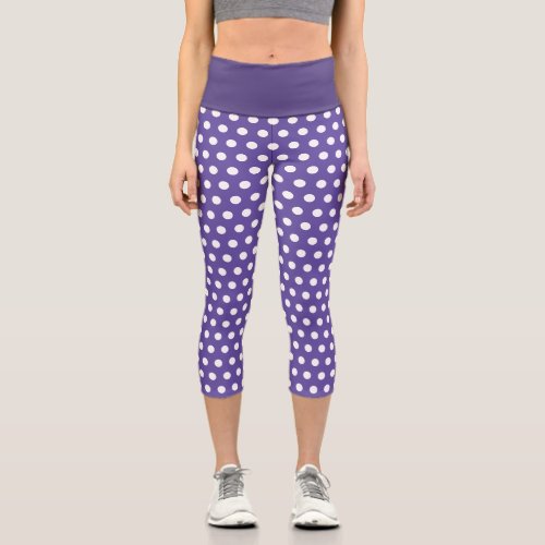 Purple violet white polka dots pattern capri leggings