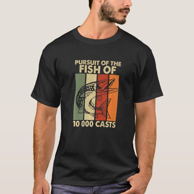 Pursuit Of The Northern Pike A Muskie Hunter Musky T-Shirt (Front)