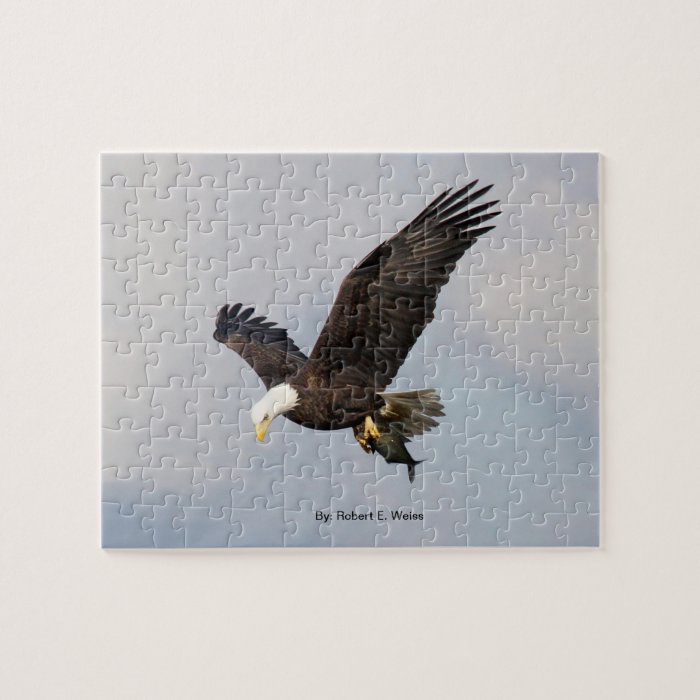 Puzzzle depicting a Bald Eagle carrying his lunch. Puzzle