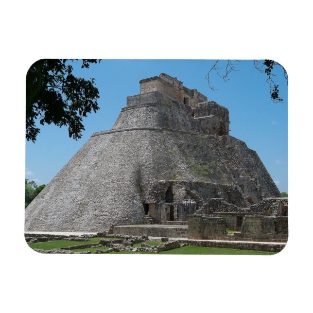 Pyramid of the Magician, Uxmal, Yucatan, Mexico Magnet (Horizontal)