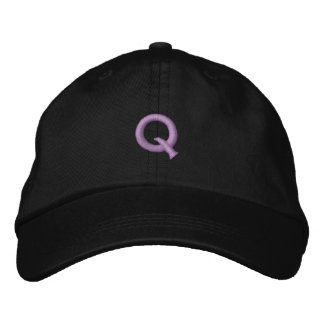 Q EMBROIDERED BASEBALL HAT