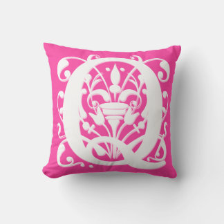 Q Initial letter Monogram - Cushion