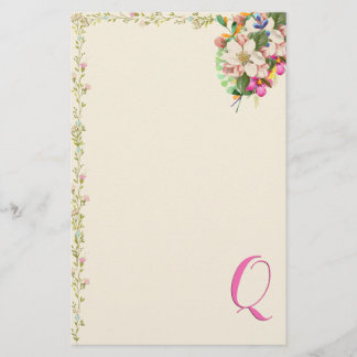 Q Monogram Floral Bouquet Stationery