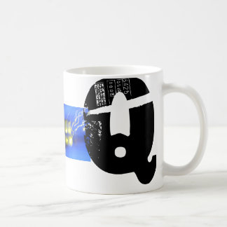 Q Monogram Typographic Grunge Mug