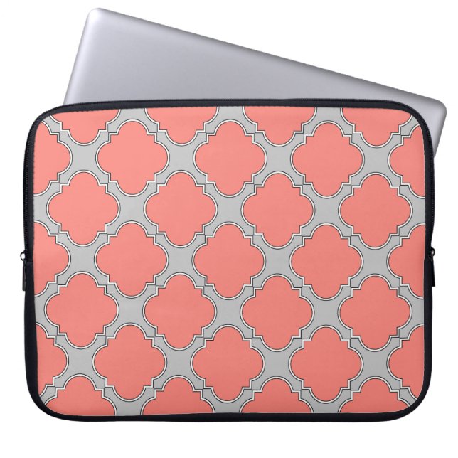Quatrefoil coral and gray laptop sleeve (Front)