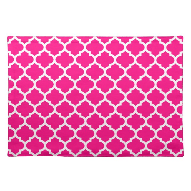Quatrefoil Hot Pink Cloth Placemat (Front)
