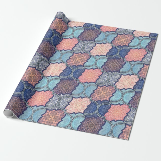 Quatrefoil pattern wrapping paper (Unrolled)