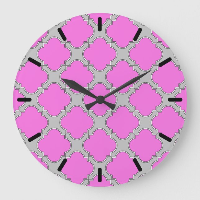 Quatrefoil pink and gray large clock (Front)
