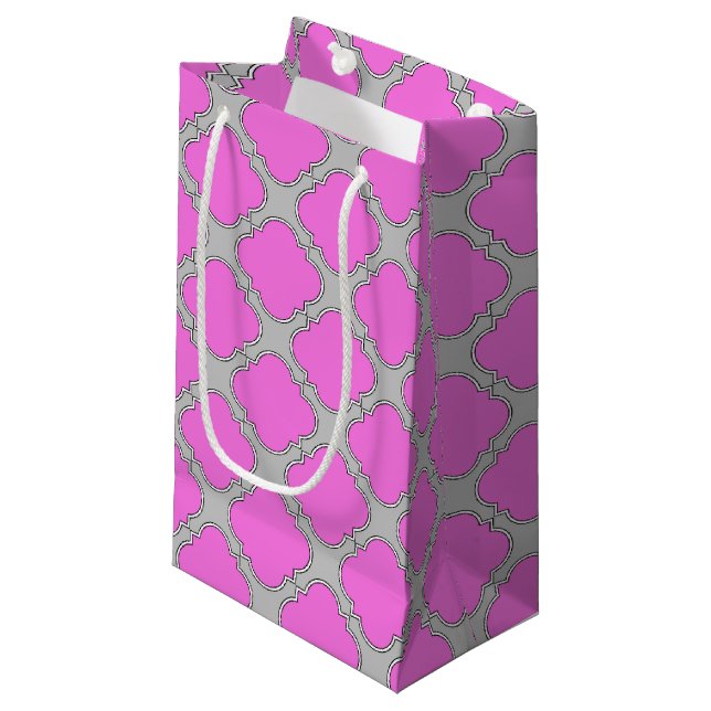 Quatrefoil pink and gray small gift bag (Front Angled)