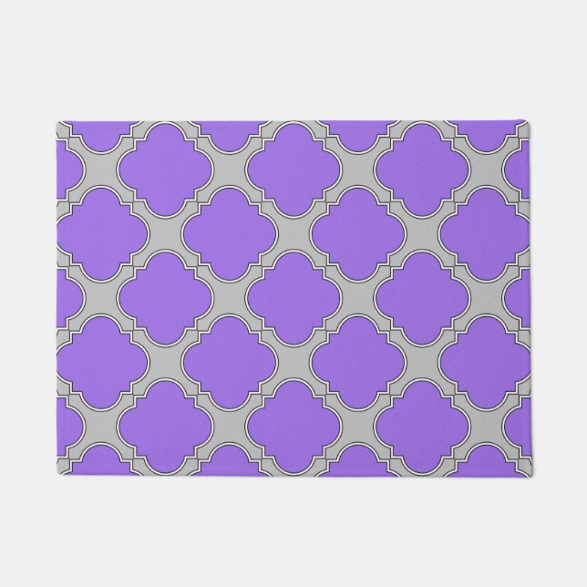 Quatrefoil purple and gray doormat (Front)