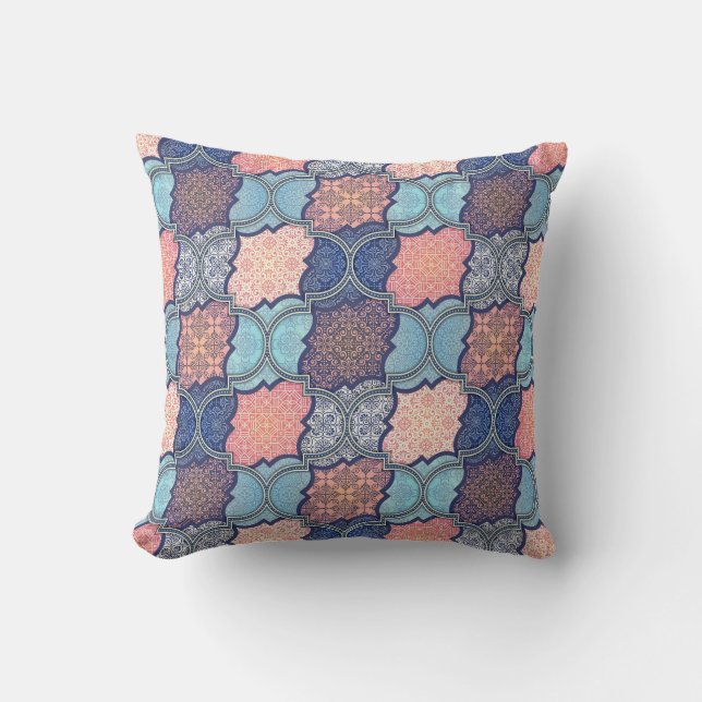 Quatrefoil Throw Pillow (Front)
