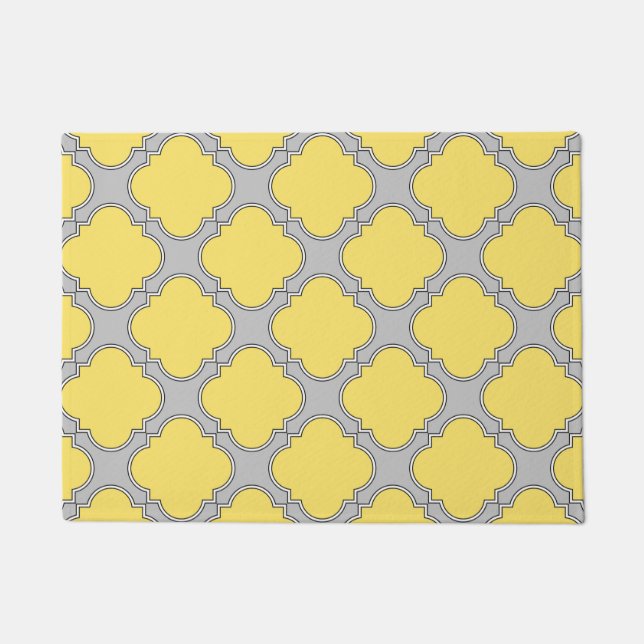 Quatrefoil yellow and gray doormat (Front)