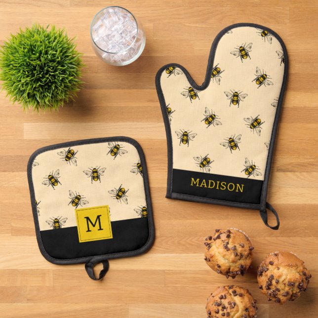 Queen Bee Pattern Oven Mitt & Pot Holder Set (Top Down)
