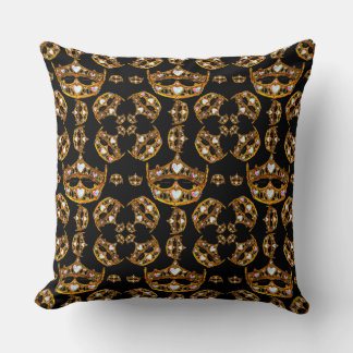 Queen hearts gold crown tiara black square pillow