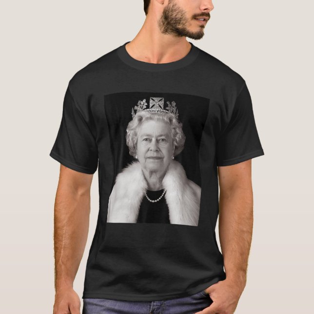 Queen II Elizabeth England Queen of England T Shir T-Shirt (Front)