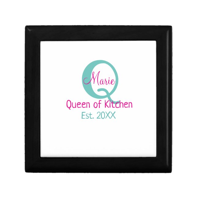 Queen of kitchen monogram green pink simple minima gift box (Front)