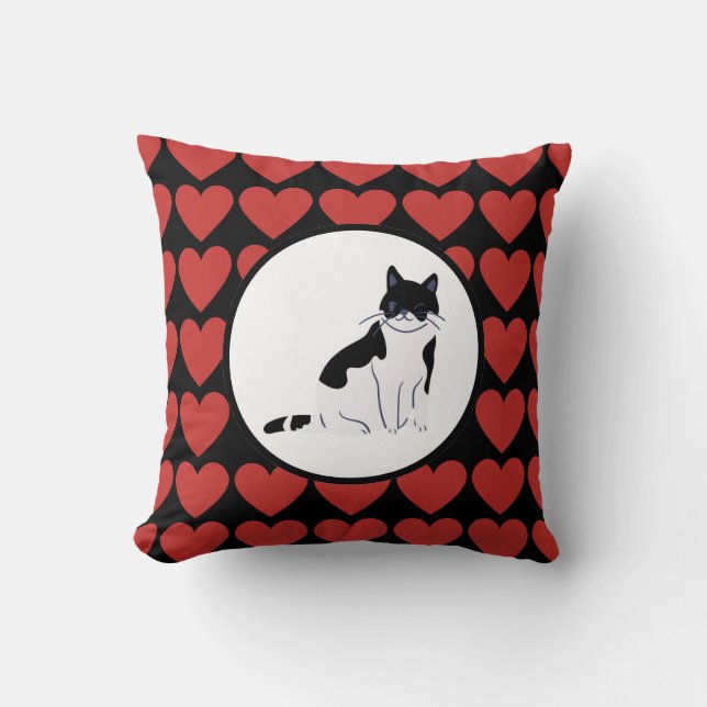 Queen of red hearts cat black white kitty voices throw pillow (Front)
