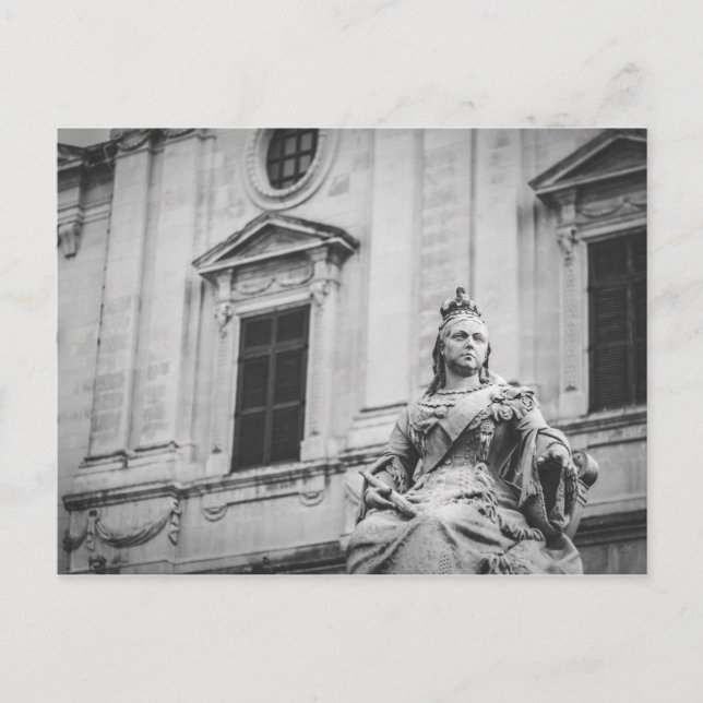 Queen Victoria sculpture in La Valletta, Malta Postcard (Front)