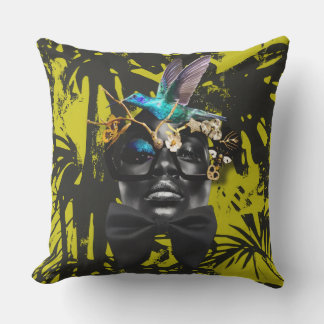 QUEENIE OUTDOOR Throw Pillow