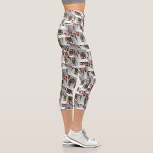 "Queen's Gambit: Scattered Pairs of Pocket Queens" Capri Leggings