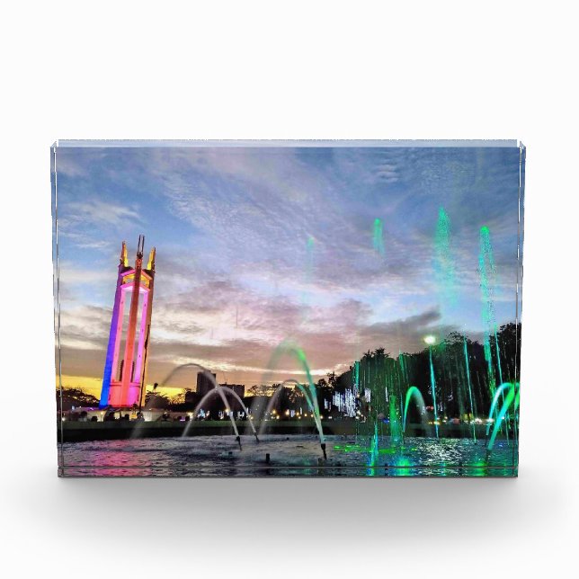 Quezon Memorial Circle Park in Quezon City Plaque (Front)