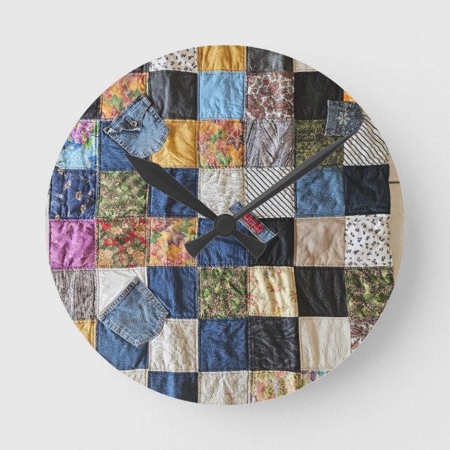 Quilted Pocket Design Round Clock (Front)