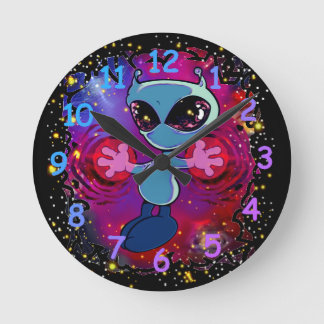 Qwiby  round clock