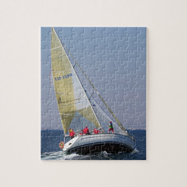Racing yacht from behind. jigsaw puzzle (Vertical)