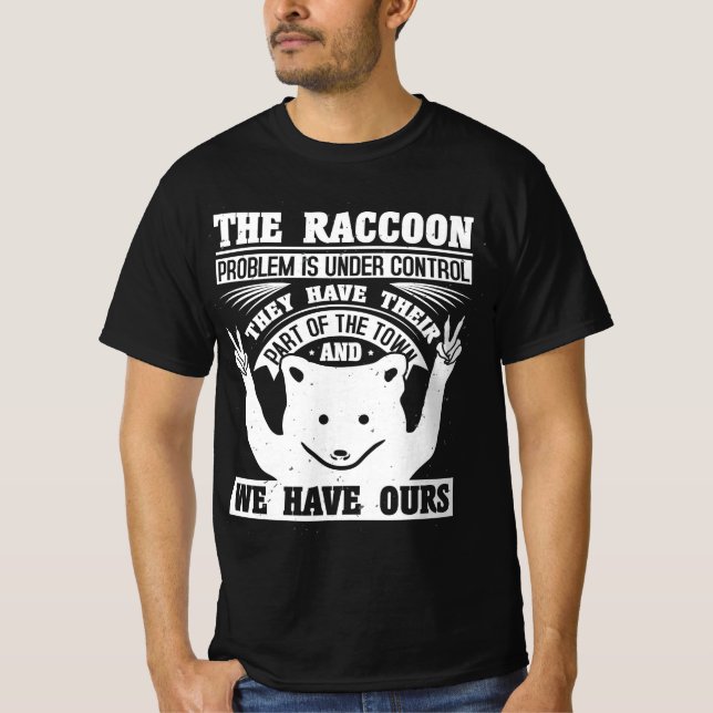 Racoon trash trash panda thief cat street T-Shirt (Front)