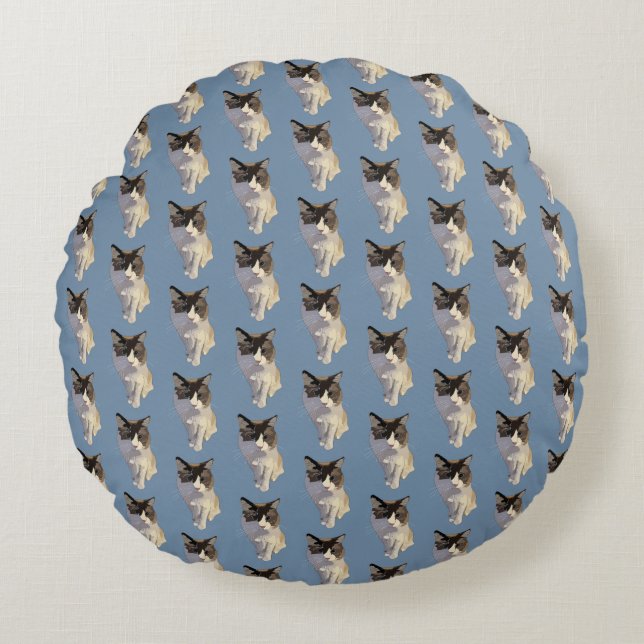 Ragdoll cat, Dusty Blue Round Pillow (Front)