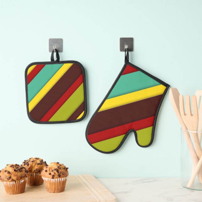 Rainbow Diagonal Stripes Oven Mitt & Pot Holder  Set (Insitu(Hanging))
