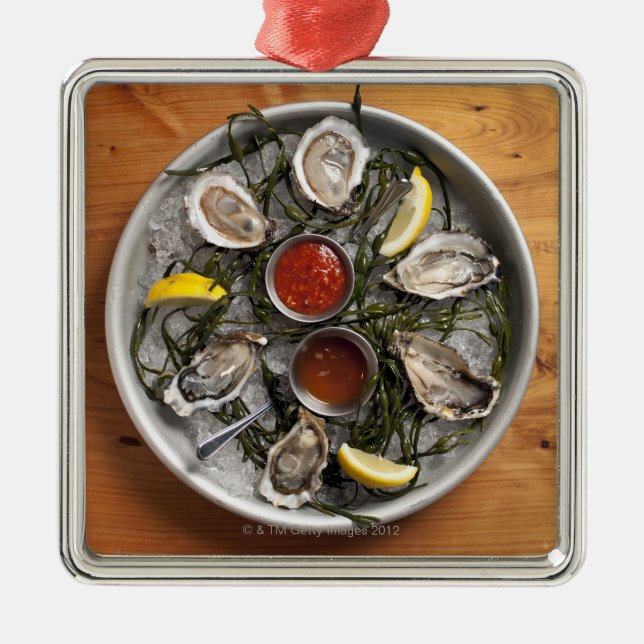 Raw oysters arranged metal ornament (Front)