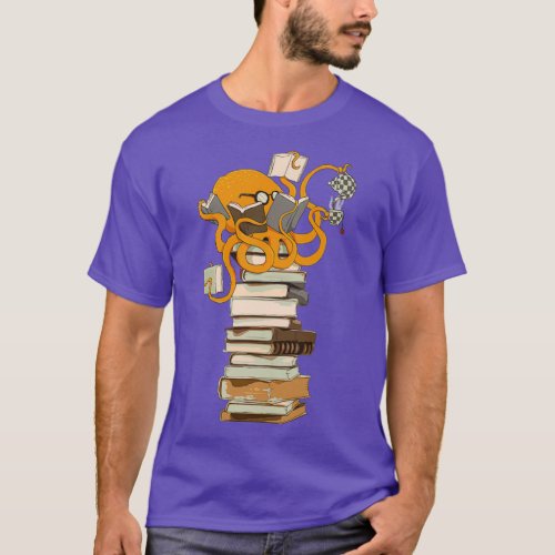 Reading Octopus tea coffee and books gift  T_Shirt
