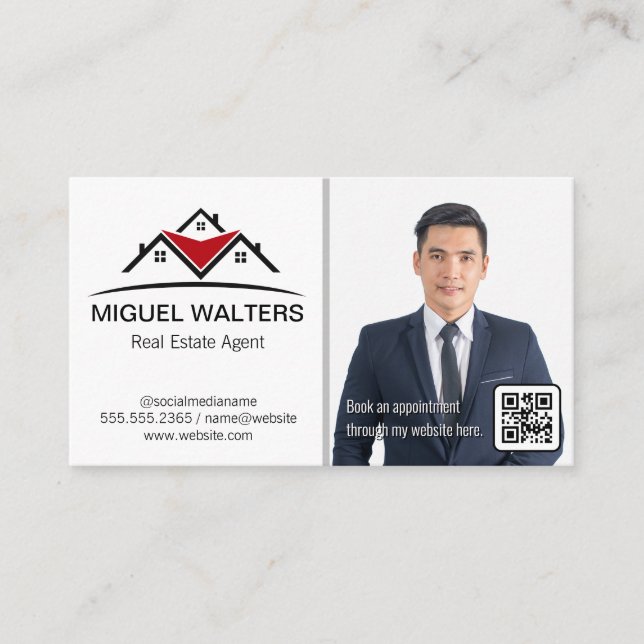Real Estate Agent | Business Man in Suit Business Card (Front)