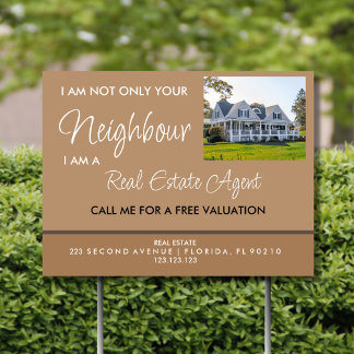 Real Estate Marketing Agent selling house Sign
