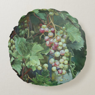 Realistic Grape Vine with Leaves – Fine Art Round Pillow