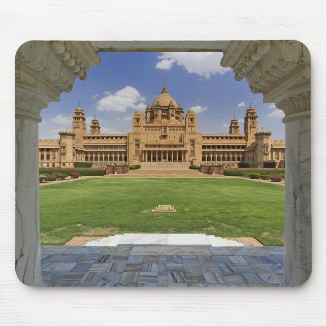 Rear view of Umaid Bhawan Palace hotel, Jodjpur, Mouse Pad (Front)
